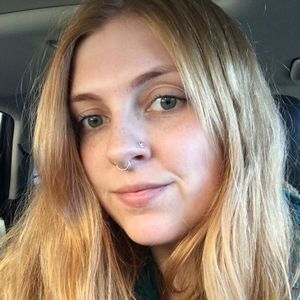 Meet your Posher, Caitlin